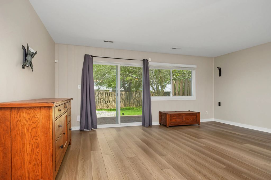 220 Elizabeth Street D9, Chapel Hill