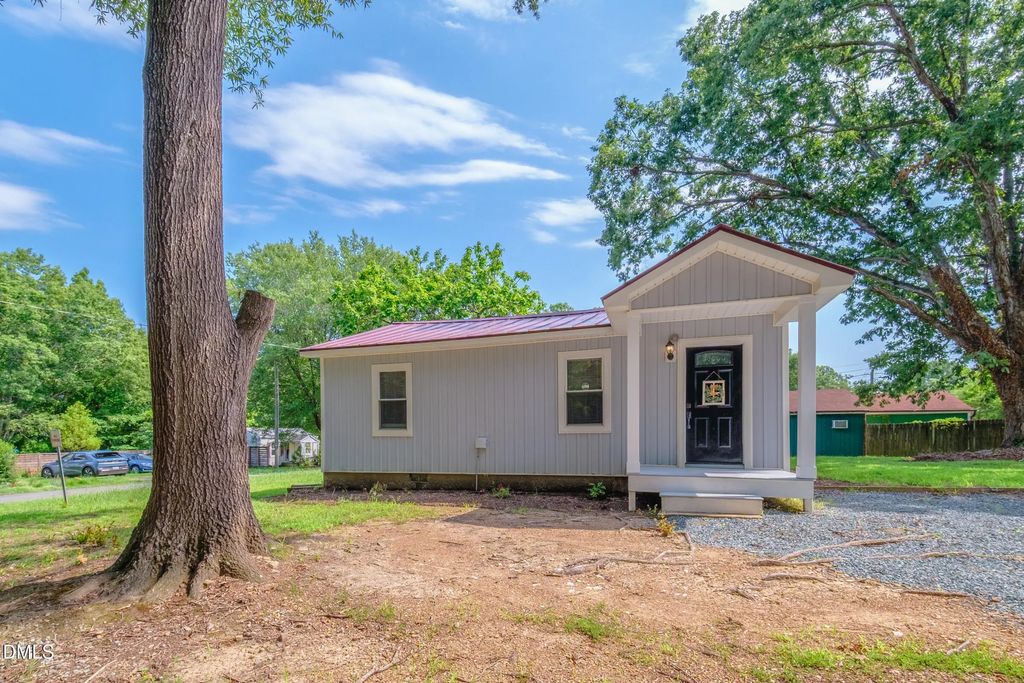523 Terrell Road, Hillsborough