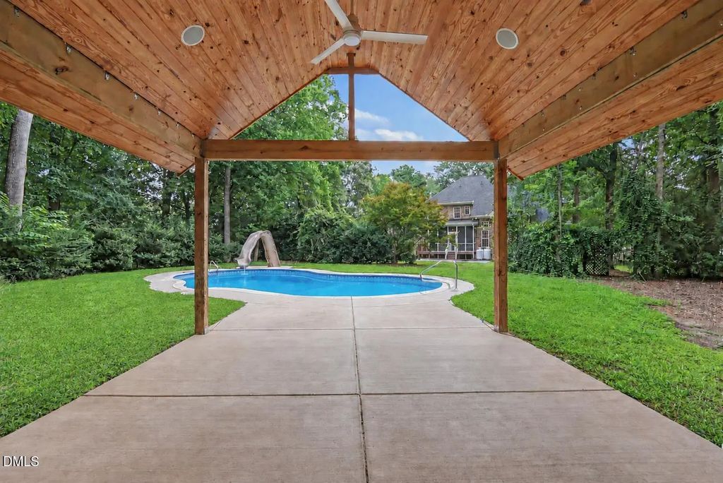 4808 Stoneyoak Lane, Raleigh