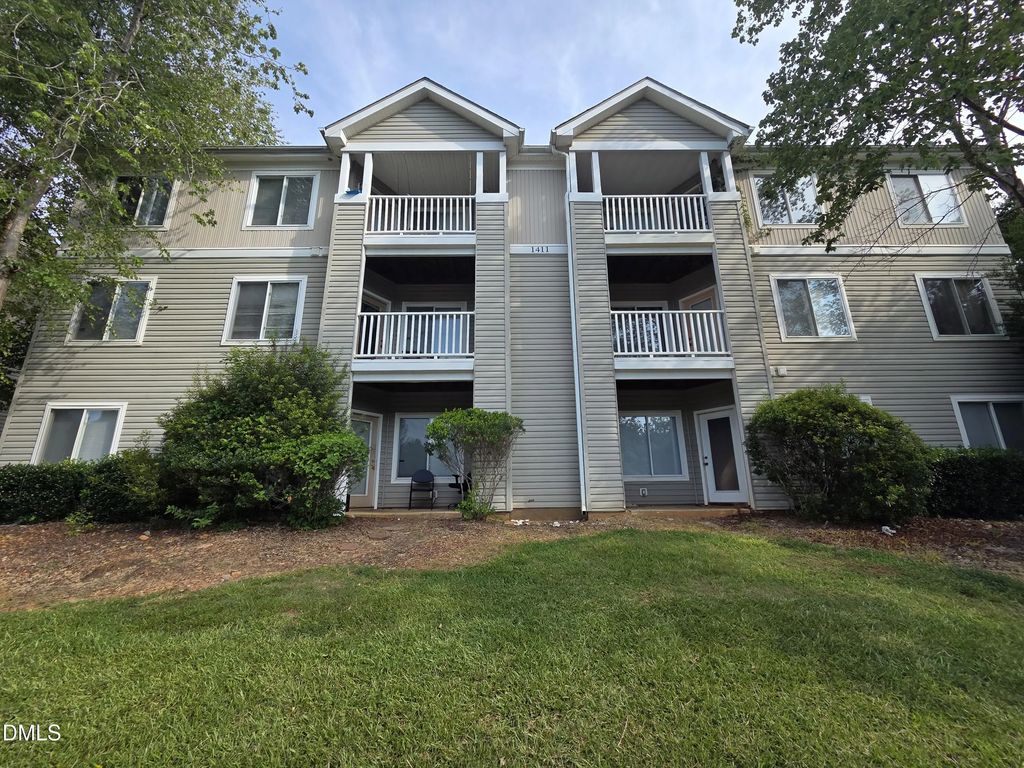 1411 Collegiate 204, Raleigh