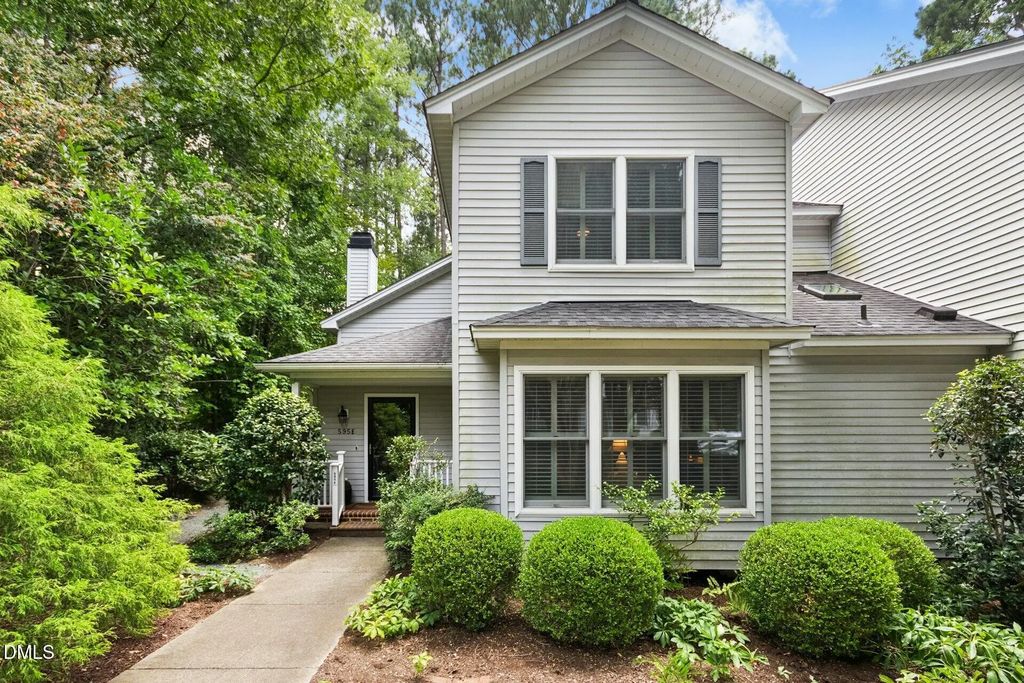 595 Weathersfield E, Pittsboro