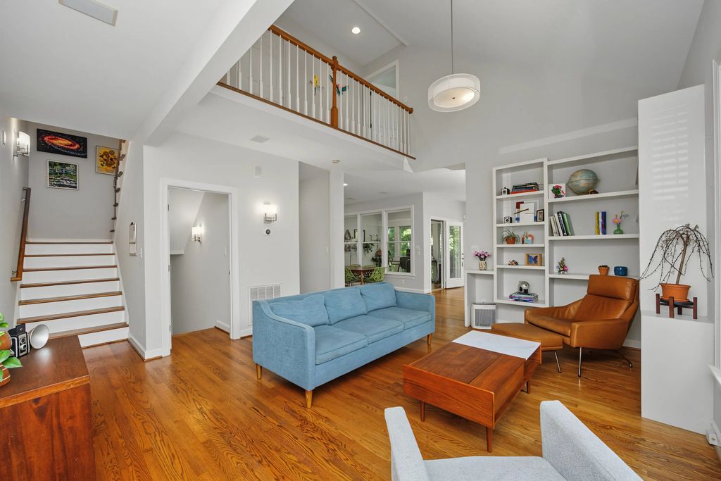 208 W Columbia Place W, Chapel Hill