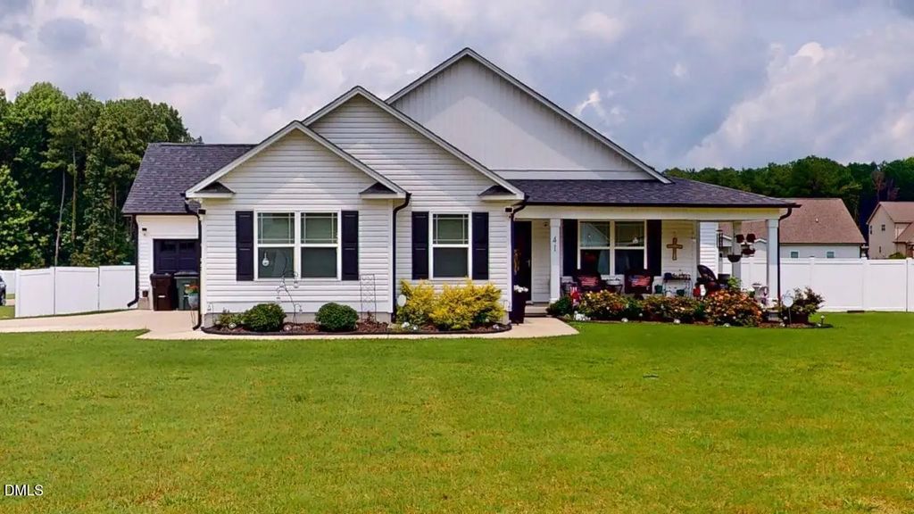 41 River Banks Drive, Kenly