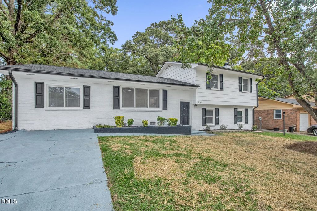 1515 Grandview Drive, Fayetteville