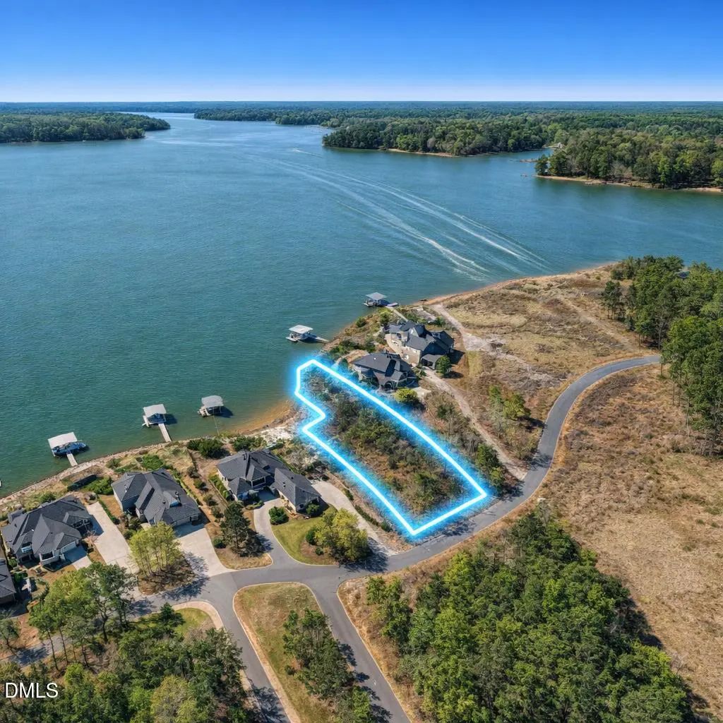 3305 Lake Pointe Drive, Belmont