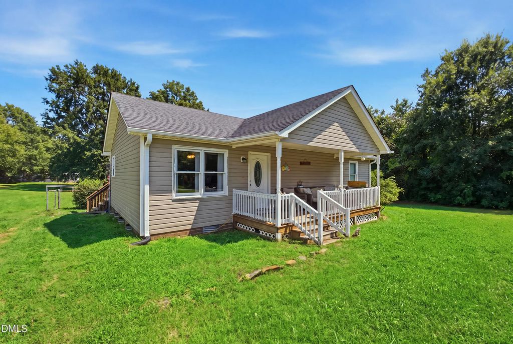 2843 Holyfield Road, Elon
