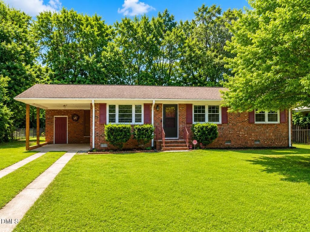 5233 Butternut Drive, Fayetteville