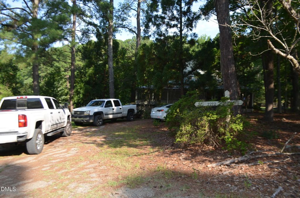 1212 Happy Hunting Hills Drive, Holly Springs