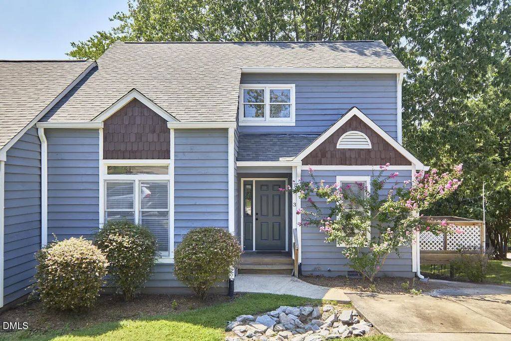 3 Hickory Wood Square, Durham
