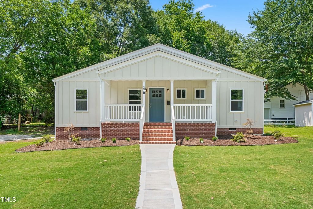 320 Clay Street, Clayton
