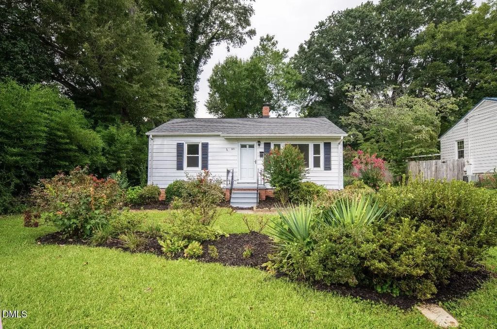 611 E Finch Street, Siler City