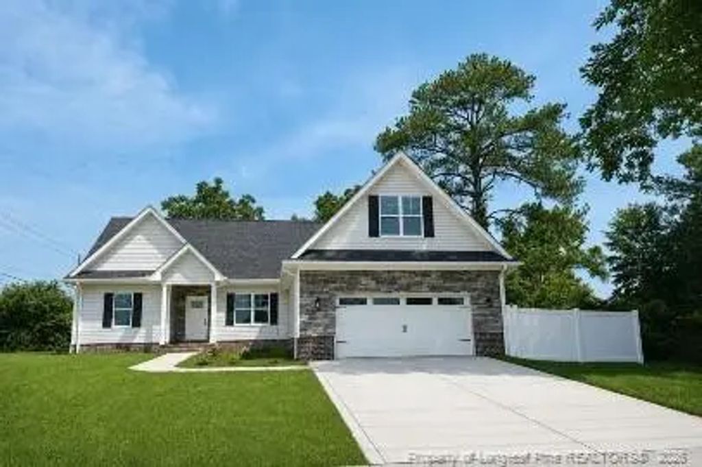 645 Glensford Drive, Fayetteville
