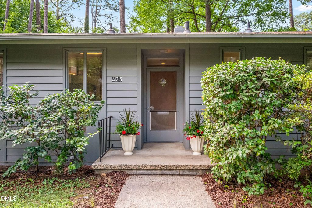 425 Brookside Drive, Chapel Hill