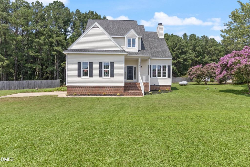 1072 Loop Road, Clayton