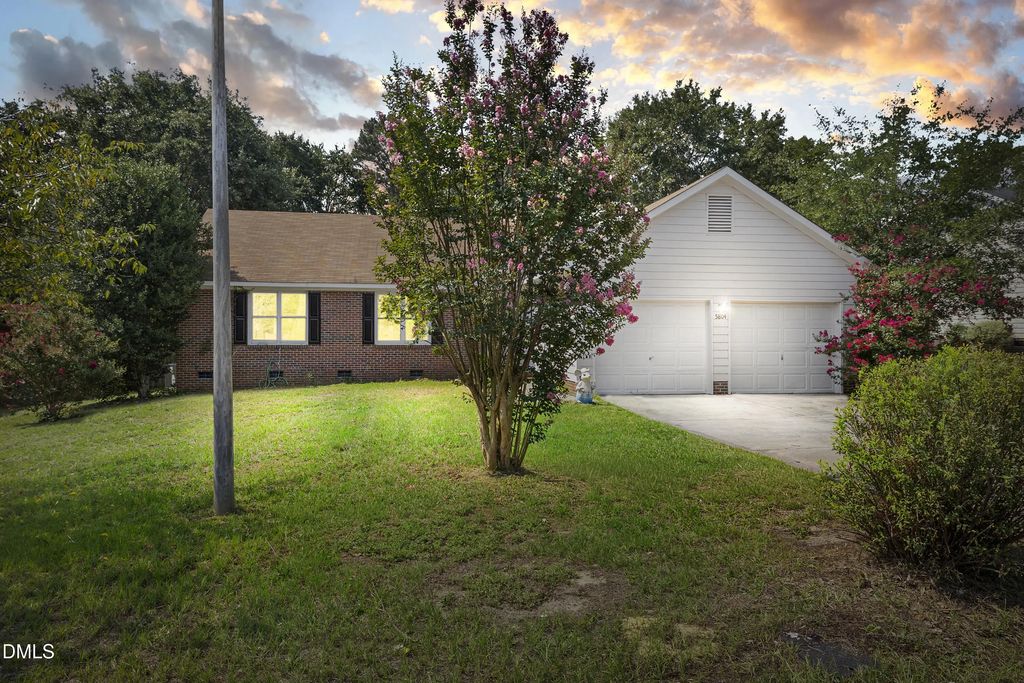 5804 Bear Creek Circle, Fayetteville