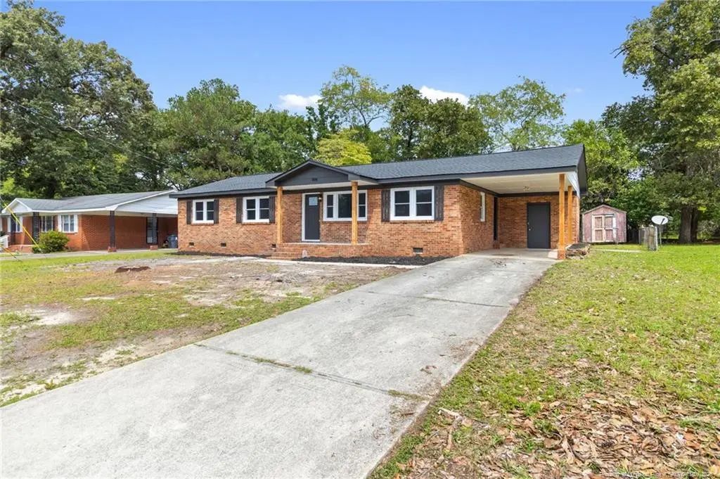 994 Wayside Road, Fayetteville