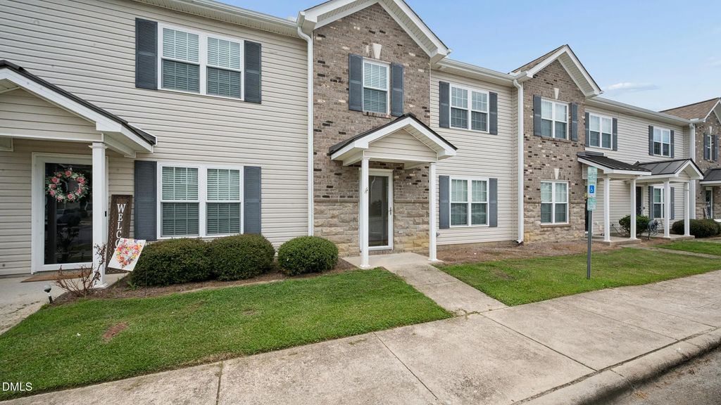 112 Chandler Drive E, Greenville