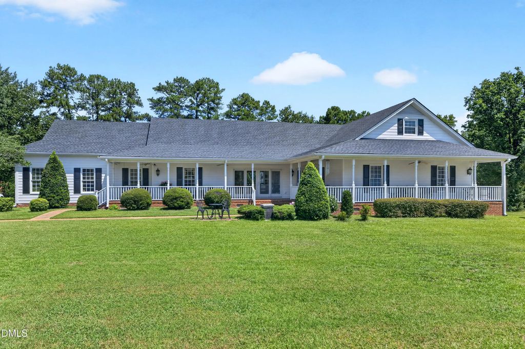 606 Country Lane, Cary