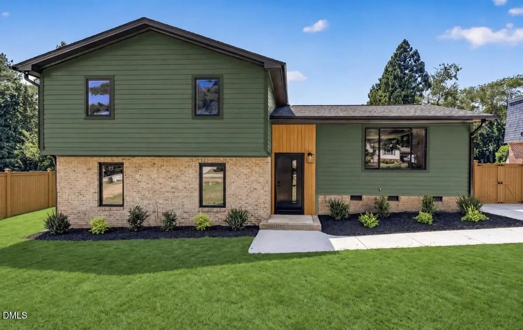 1408 Lions Way, Raleigh