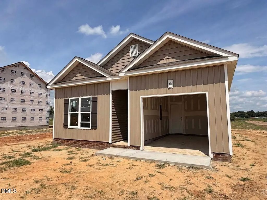 121 Longfield Court, Dunn