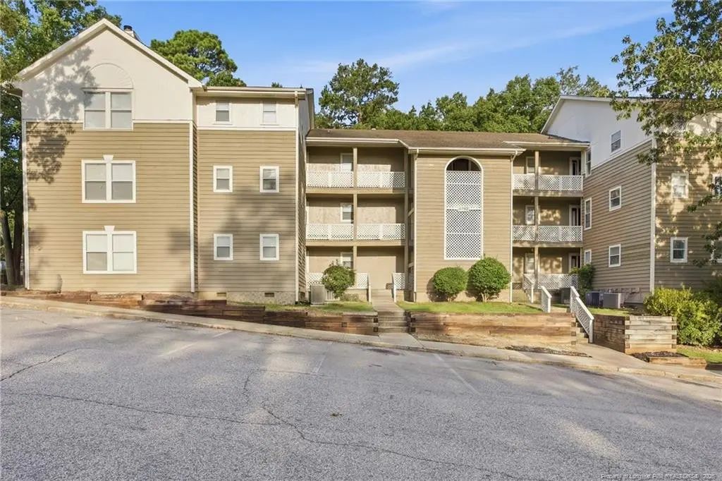 6792-17 Willowbrook Drive, Fayetteville