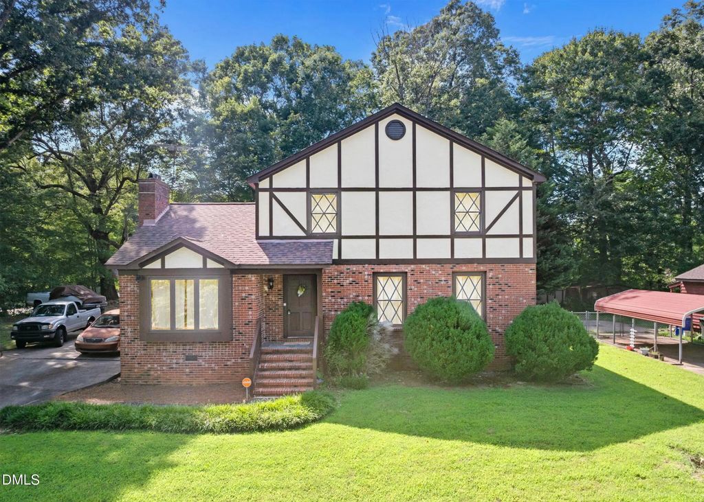 701 N Carr Street, Mebane