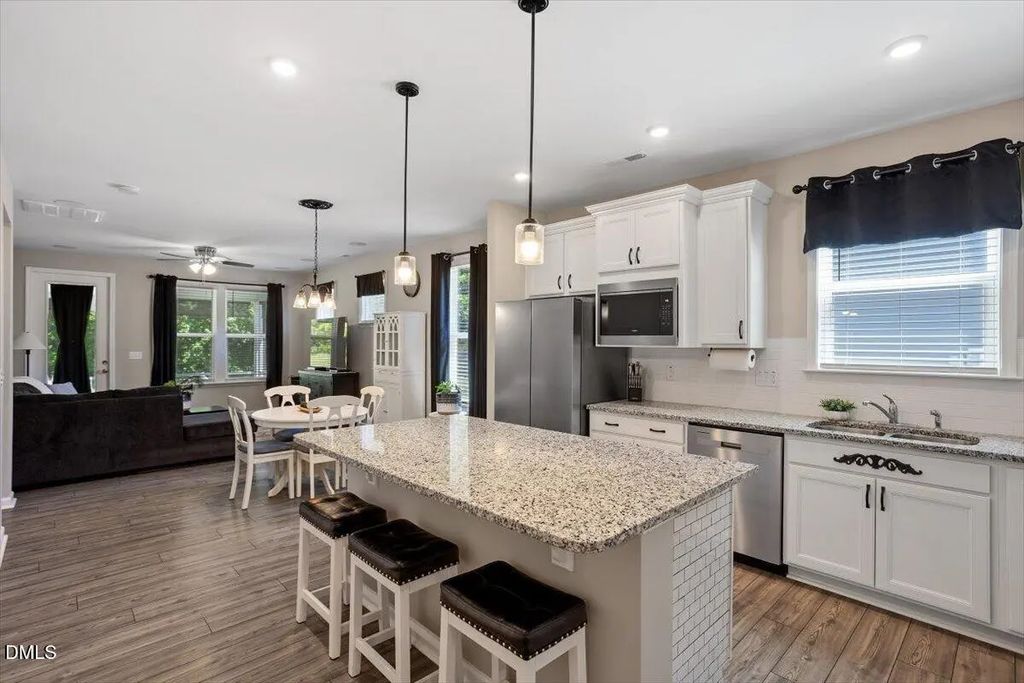 54 N Brookhollow Way, Clayton