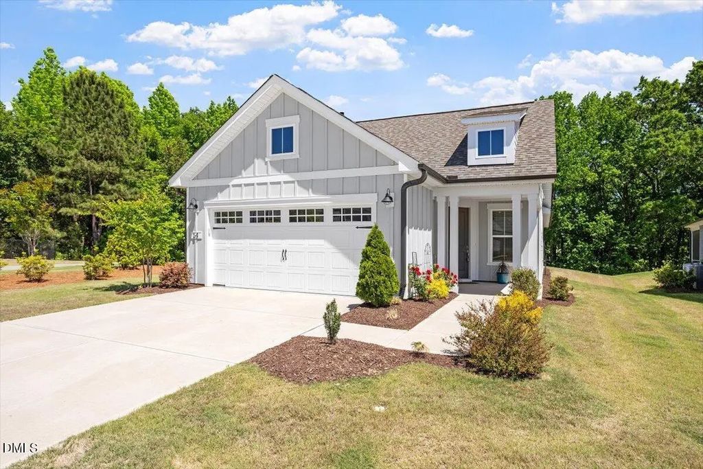 54 N Brookhollow Way, Clayton