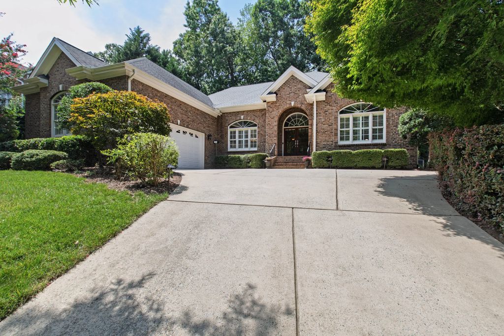 120 Swan Lake Court, Chapel Hill