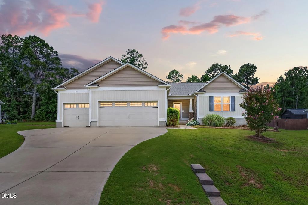235 Highcroft Circle, Benson