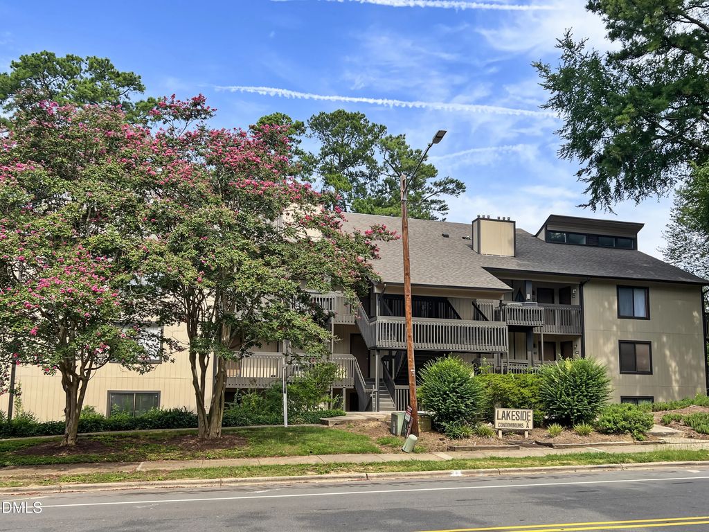 3007 Huntleigh Drive, Raleigh