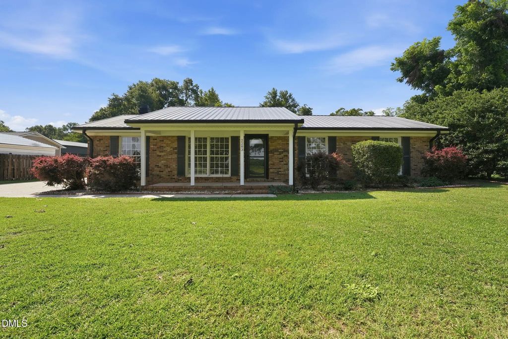 2283 Turnpike Road, Raeford