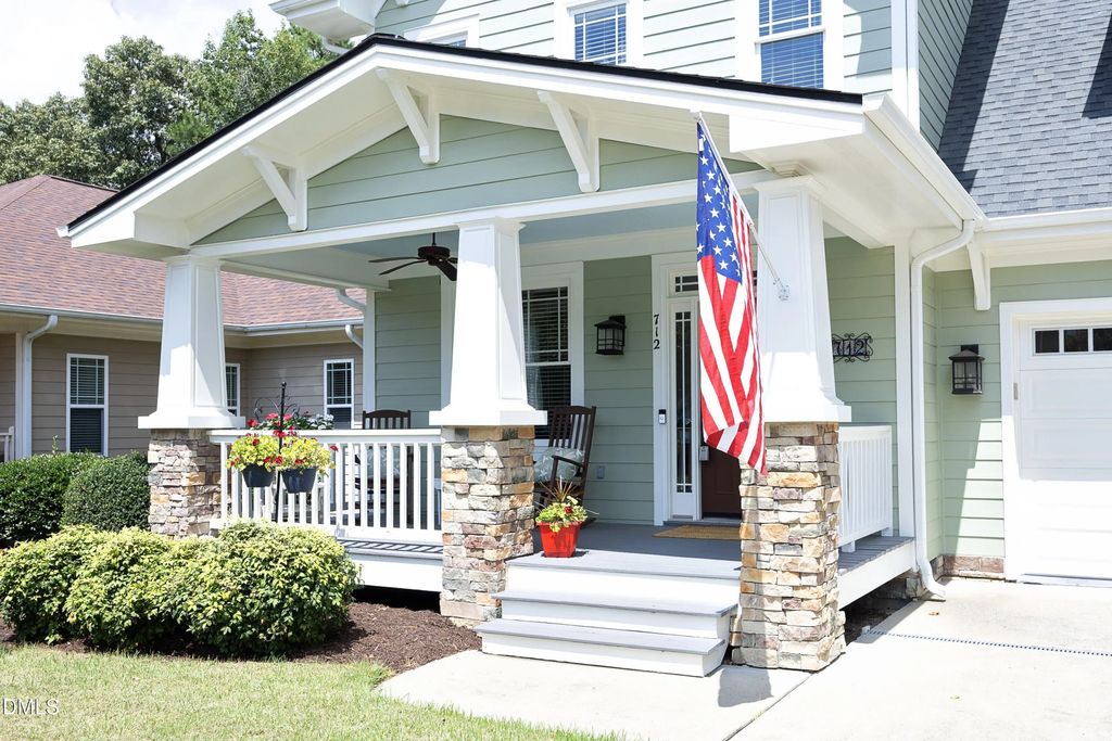 712 Shoals Lake Drive, Fuquay Varina
