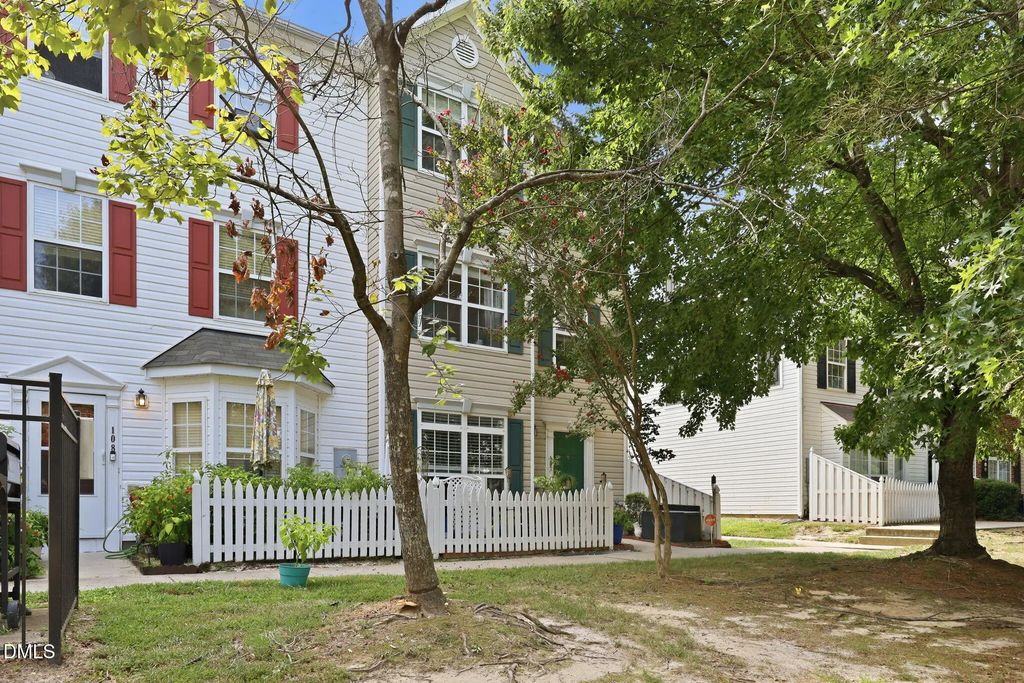 8640 Neuse Landing Lane 107, Raleigh