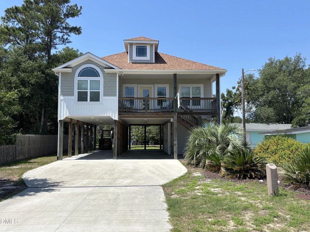 101 Sw 13th Street, Oak Island
