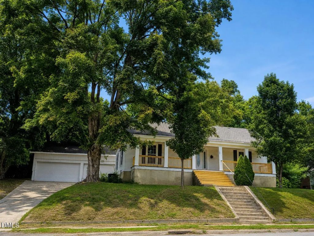 408 E Nash Street, Louisburg