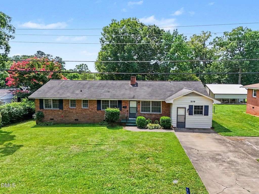 509 Oakwood Lane, Graham
