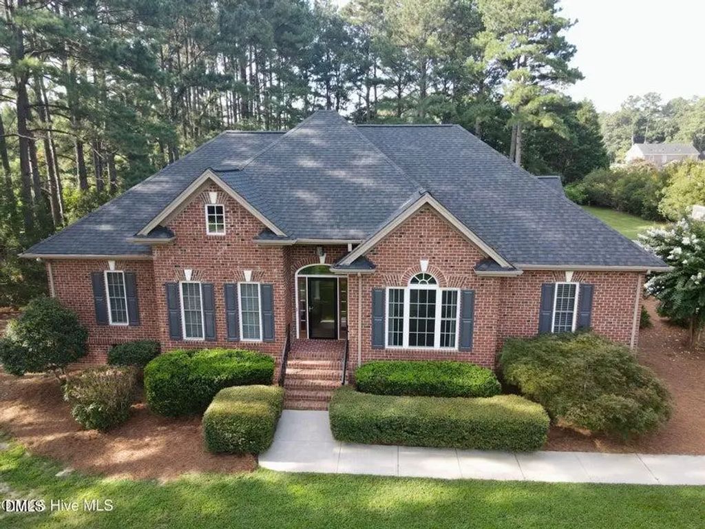 104 Arrowhead Court, Louisburg