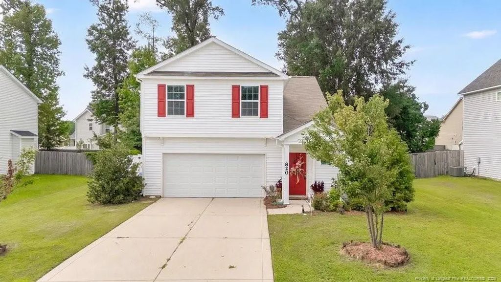 820 Bellingham Way, Fayetteville