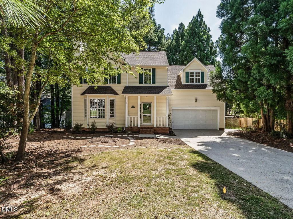 209 Leafgate Court, Holly Springs