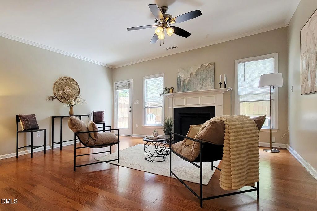 1047 Mica Lamp Court, Apex