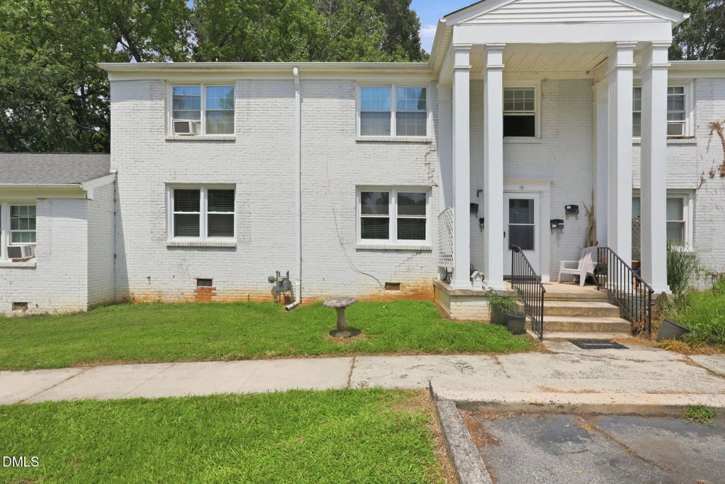 1400 Roslyn Drive 15b, Burlington