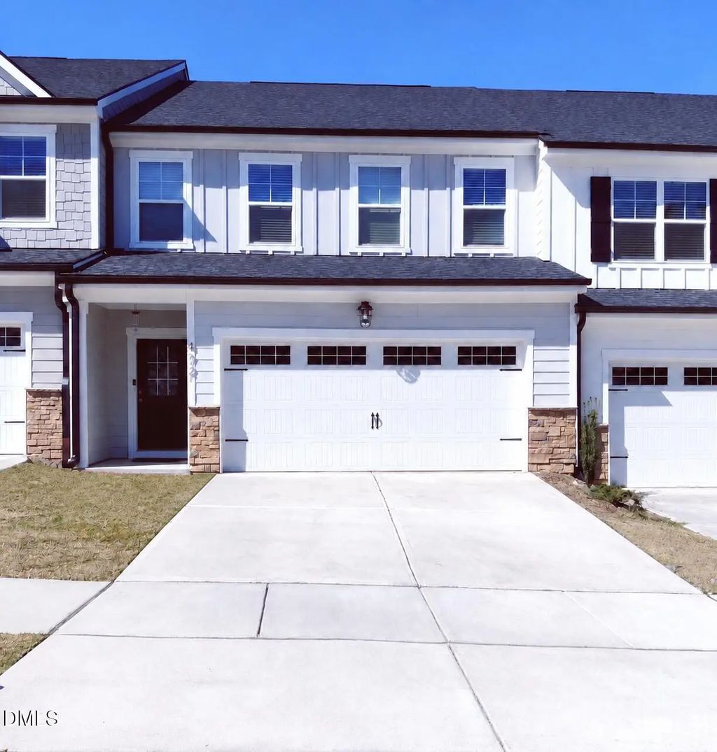 497  Clark Creek Lane, Cary