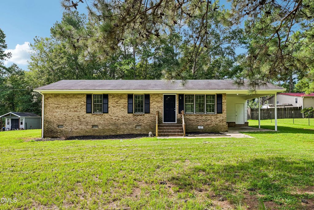 7724 Roberts Road, Wendell