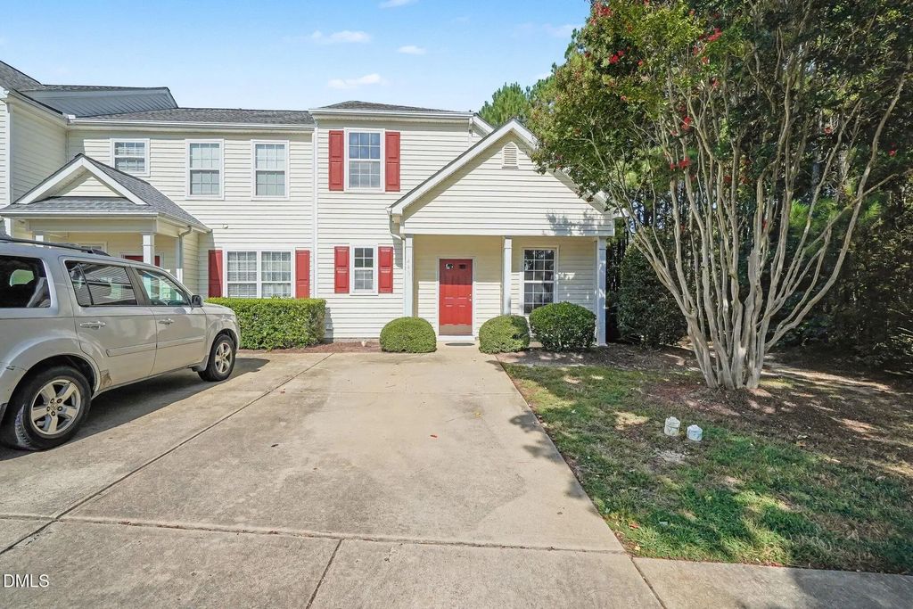 445 Commons Drive, Holly Springs