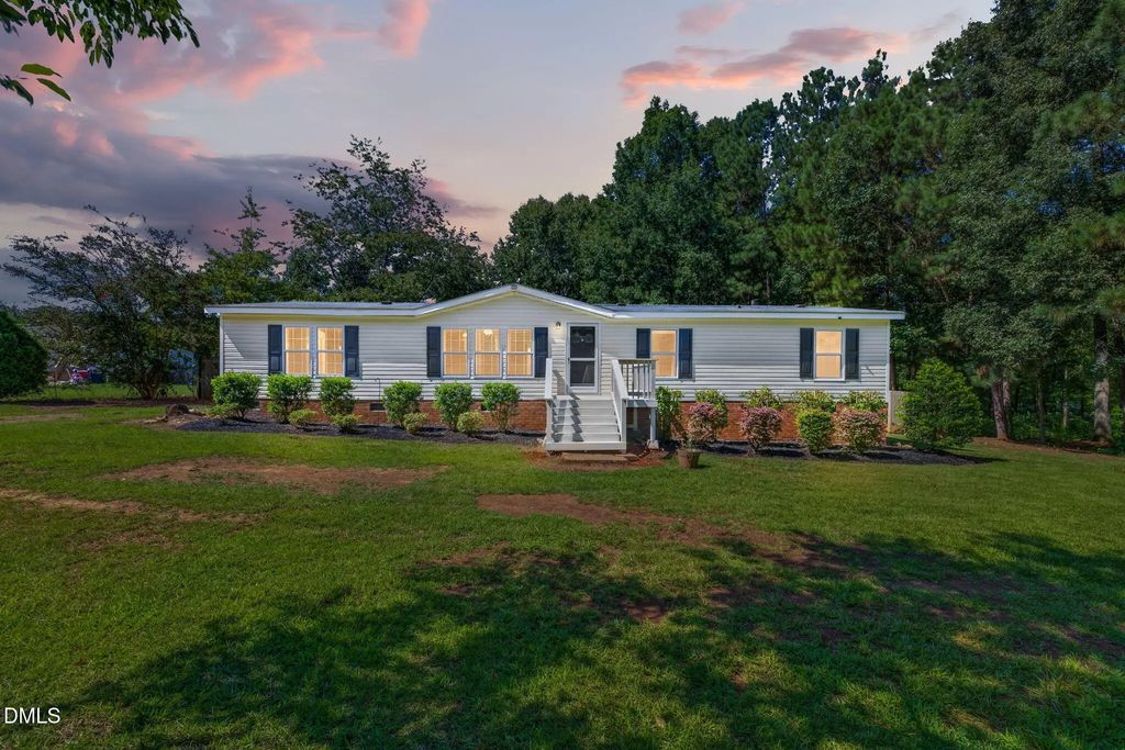 411 Falcon Run, Middlesex