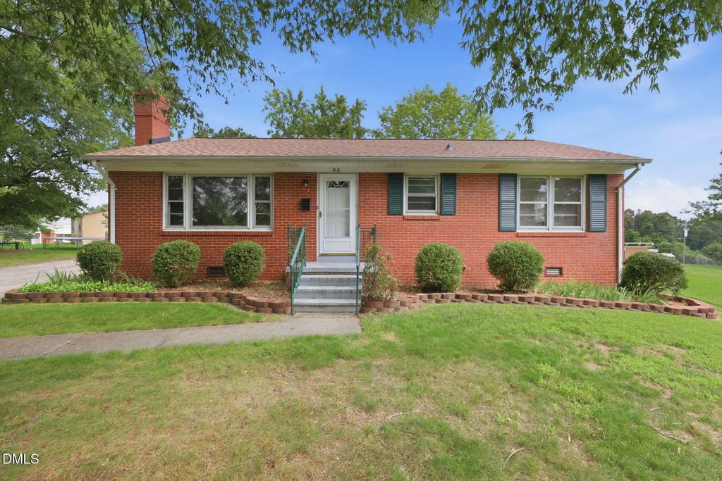 512 Hale Court, Burlington