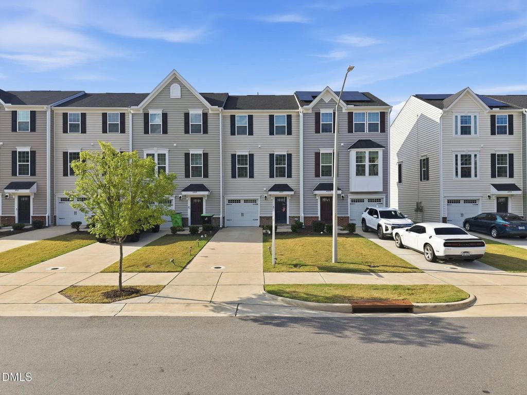 6427 Pathfinder Way, Raleigh