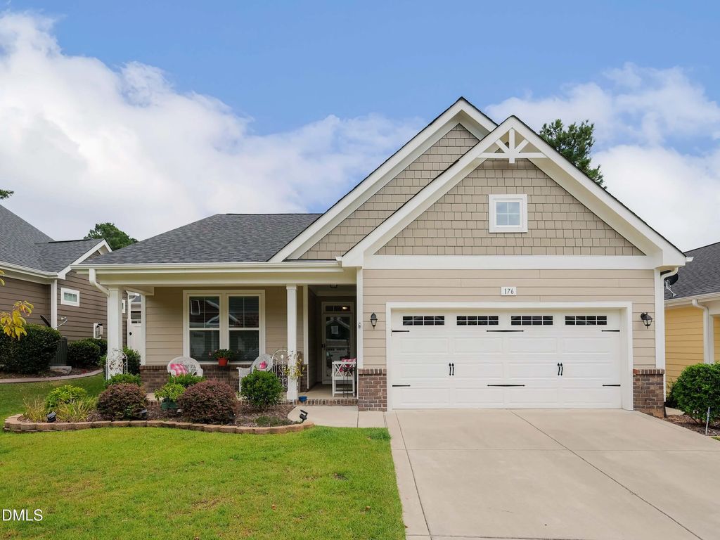 176 Glenwood Court, Spring Lake