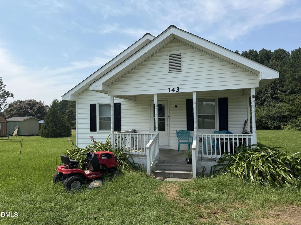 143 Live Oak Church, Selma